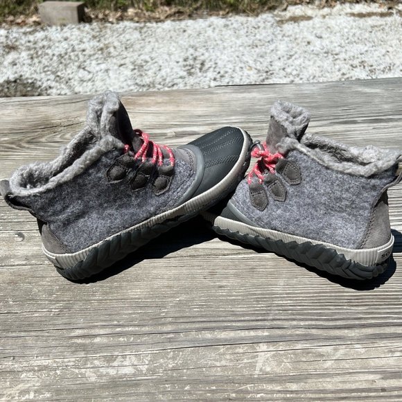 Sorel Out N About Duck Boots Size 4 W Gray Felt Black Pink Laces Grey Waterproof - Picture 3 of 10
